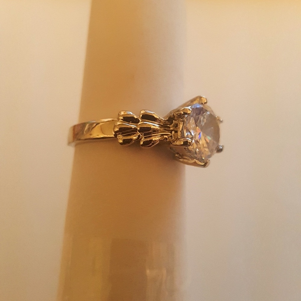 Silver Round Solitaire Promise Ring 7.5 - Picture 5 of 8